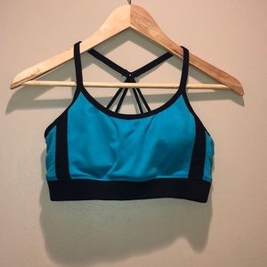 Jessica Simpson sports bra size M